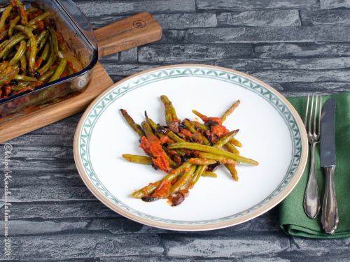 Baked green beans with olives