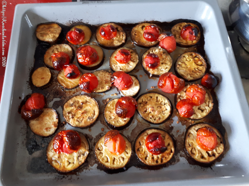 Baked aubergine pasta with tomatoes