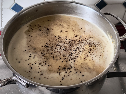 Gelbe Erbsensuppe mit Orange, Safran und Za'atar