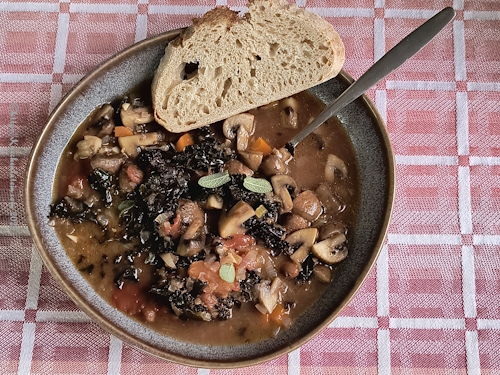 Champignon-Eintopf mit Miso und Grünkohl