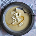 Gelbe Erbsensuppe mit Petersilienwurzel