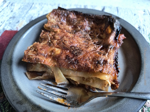 Lasagne mit Wildbolognese & Zimt-Béchamelsoße