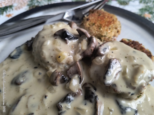 Bulgurfrikadellen mit Pilzrahmsoße