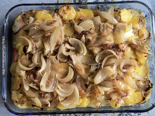 Sauerkrautauflauf mit Kartoffeln und Äpfeln