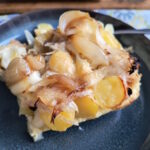 Sauerkrautauflauf mit Kartoffeln und Äpfeln