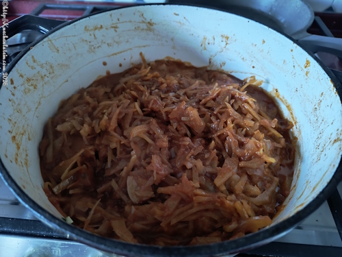 Tomatenkraut für Tomatenkraut mit Semmelknödel