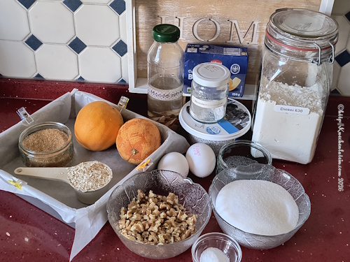 Einzelzutaten des Orangen-Ricotta-Mohn-Kaffee-Kuchen
